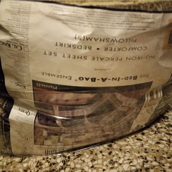 Bed sheet set (comforter not included) - Picture 4 of 10